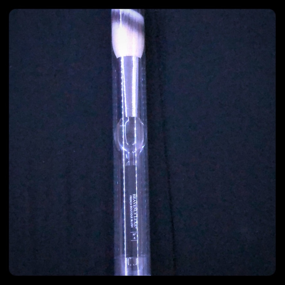 Blush brush